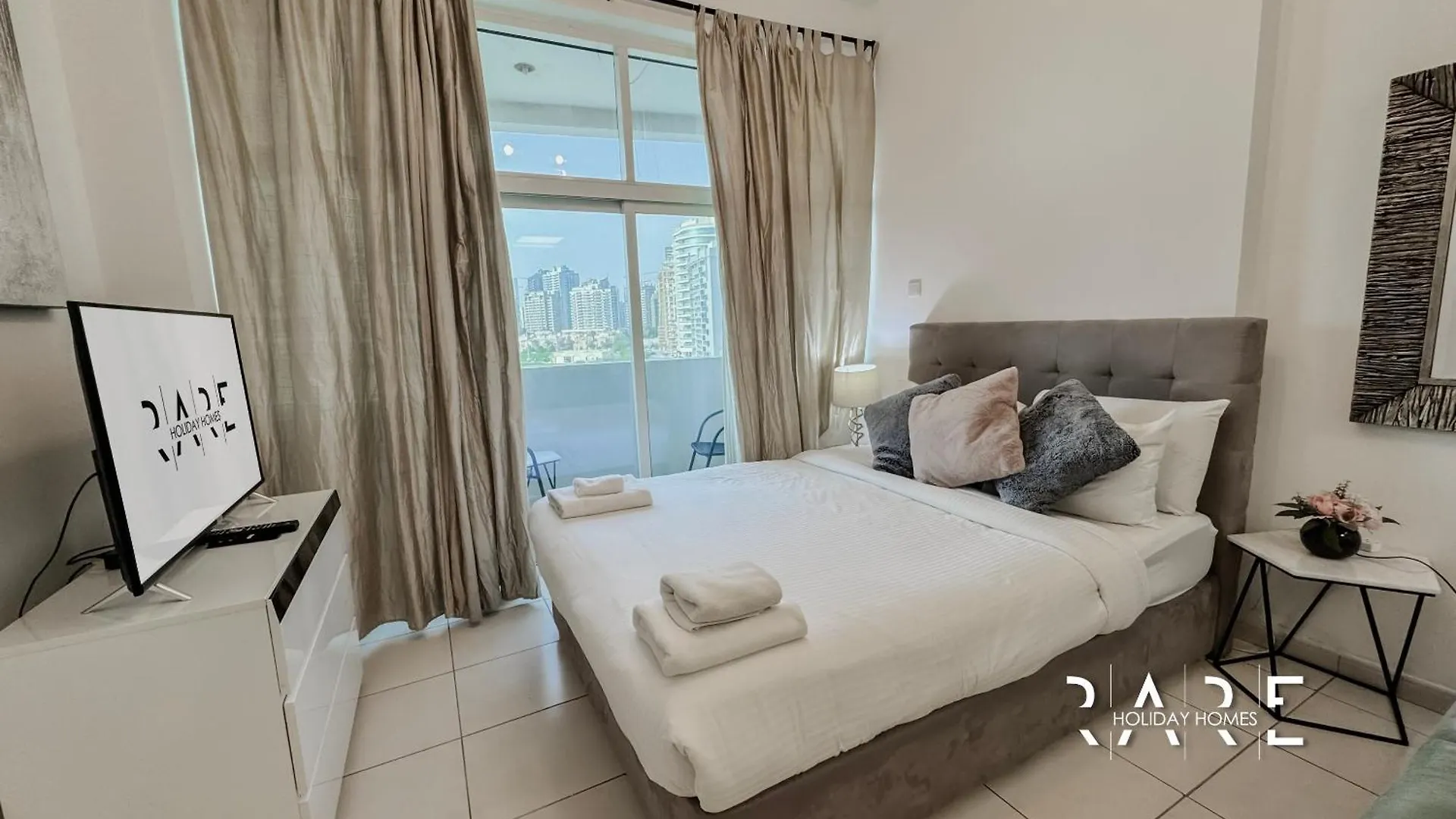Rare Holiday Homes - Golf Course View - Dubai Sports City - Near Miracle Garden - Royal Residence - R302